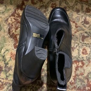 Clarks black ankle boots size 10m